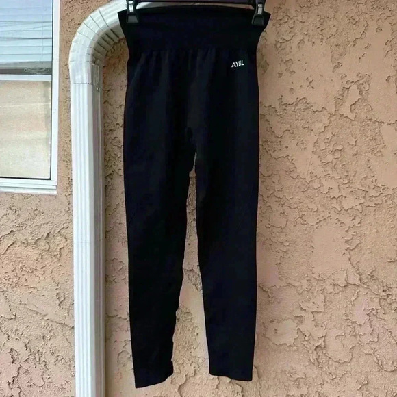 AYBL Reflex Black Seamless Workout Athletic Leggings Women's size small - Picture 1 of 3
